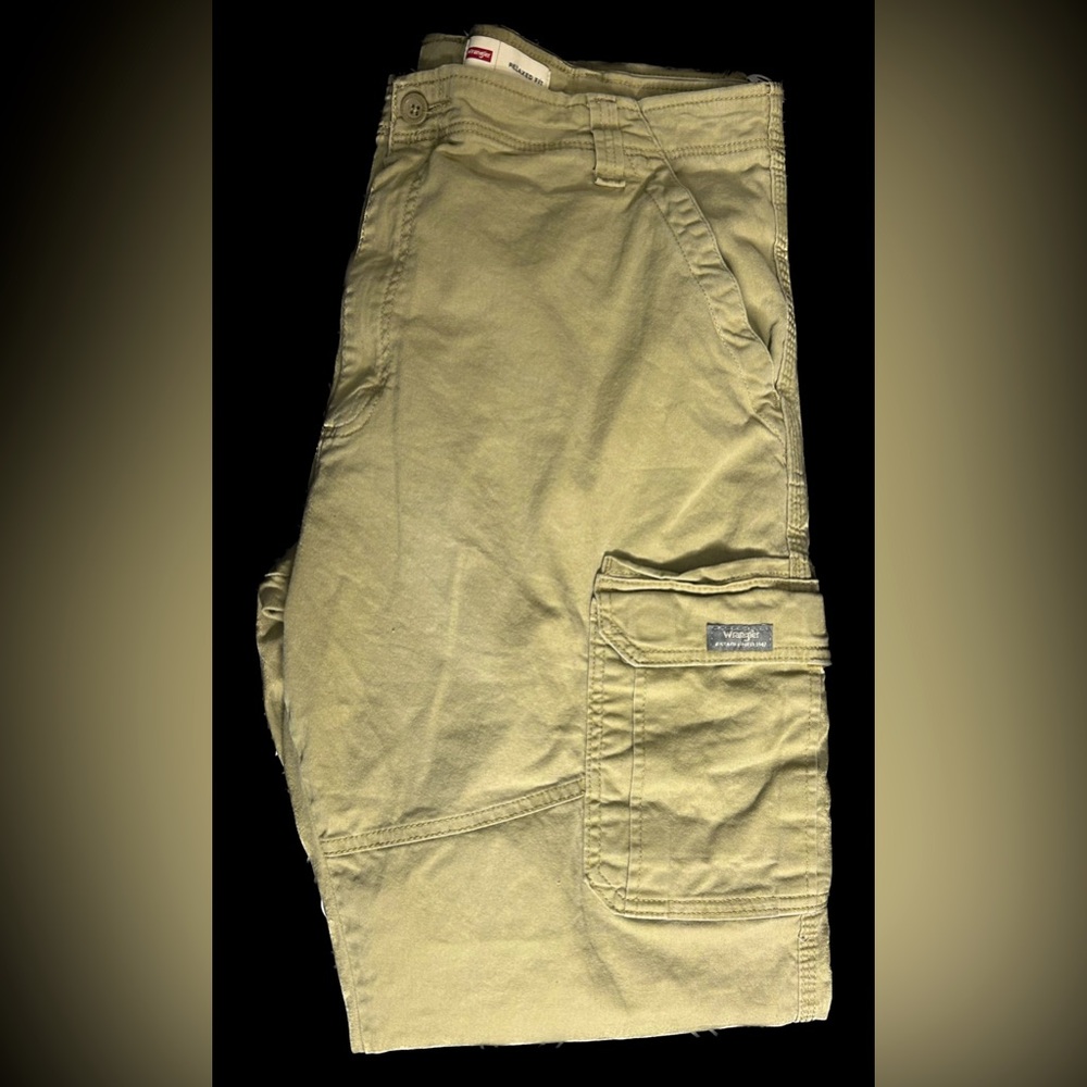 Men’s Wrangler khaki Cargo Pants